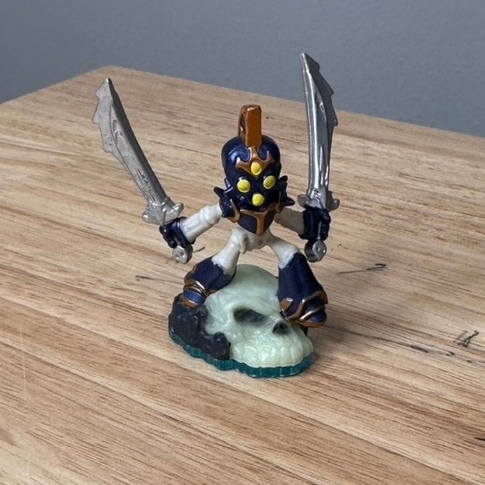 Skylanders Spyros Adventure Chop Chop Undead Skeleton Figure 83136A Activision